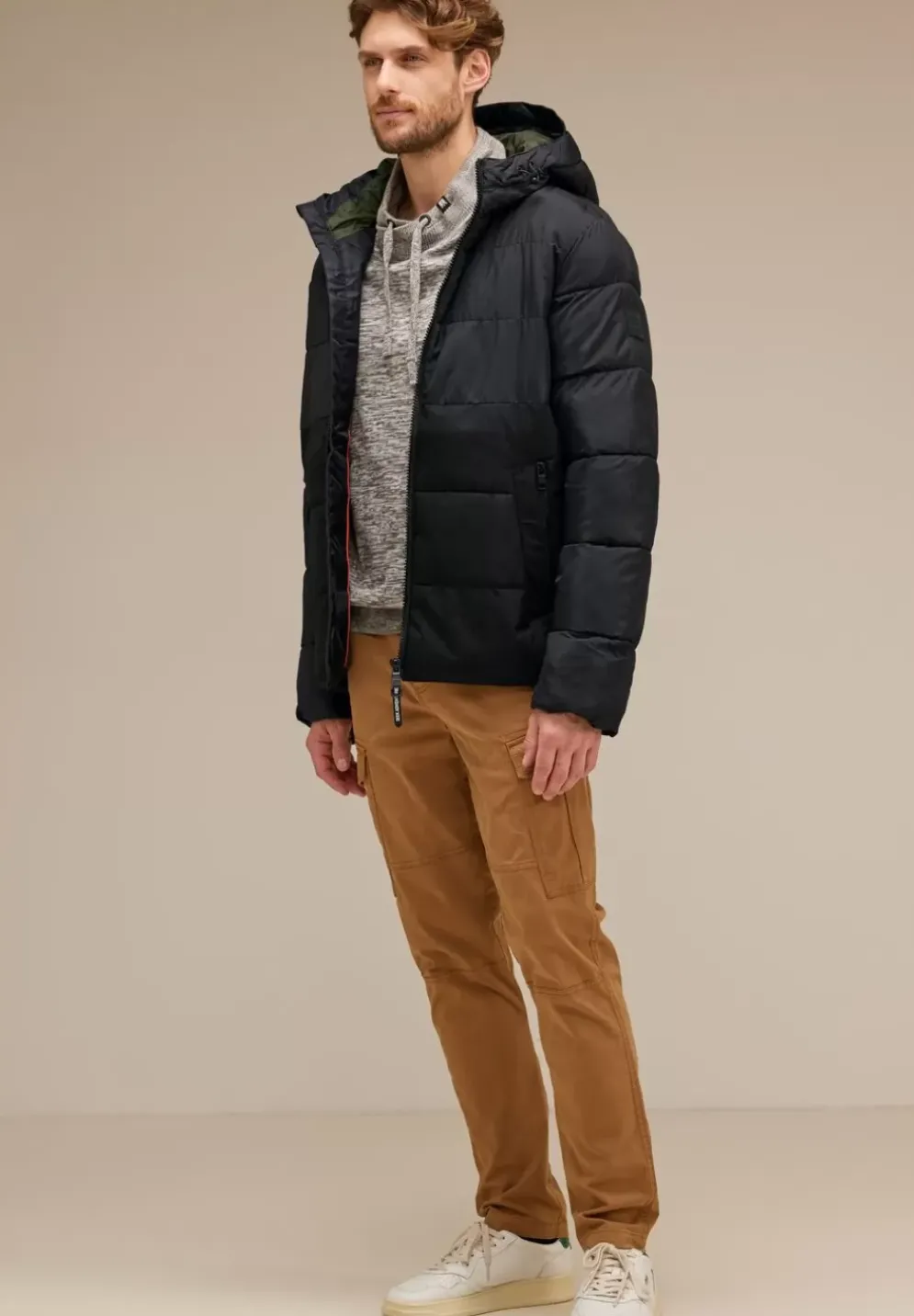 Pufferjacke Im Materialmix