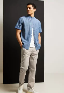 Relaxed Fit Chino Jogger
