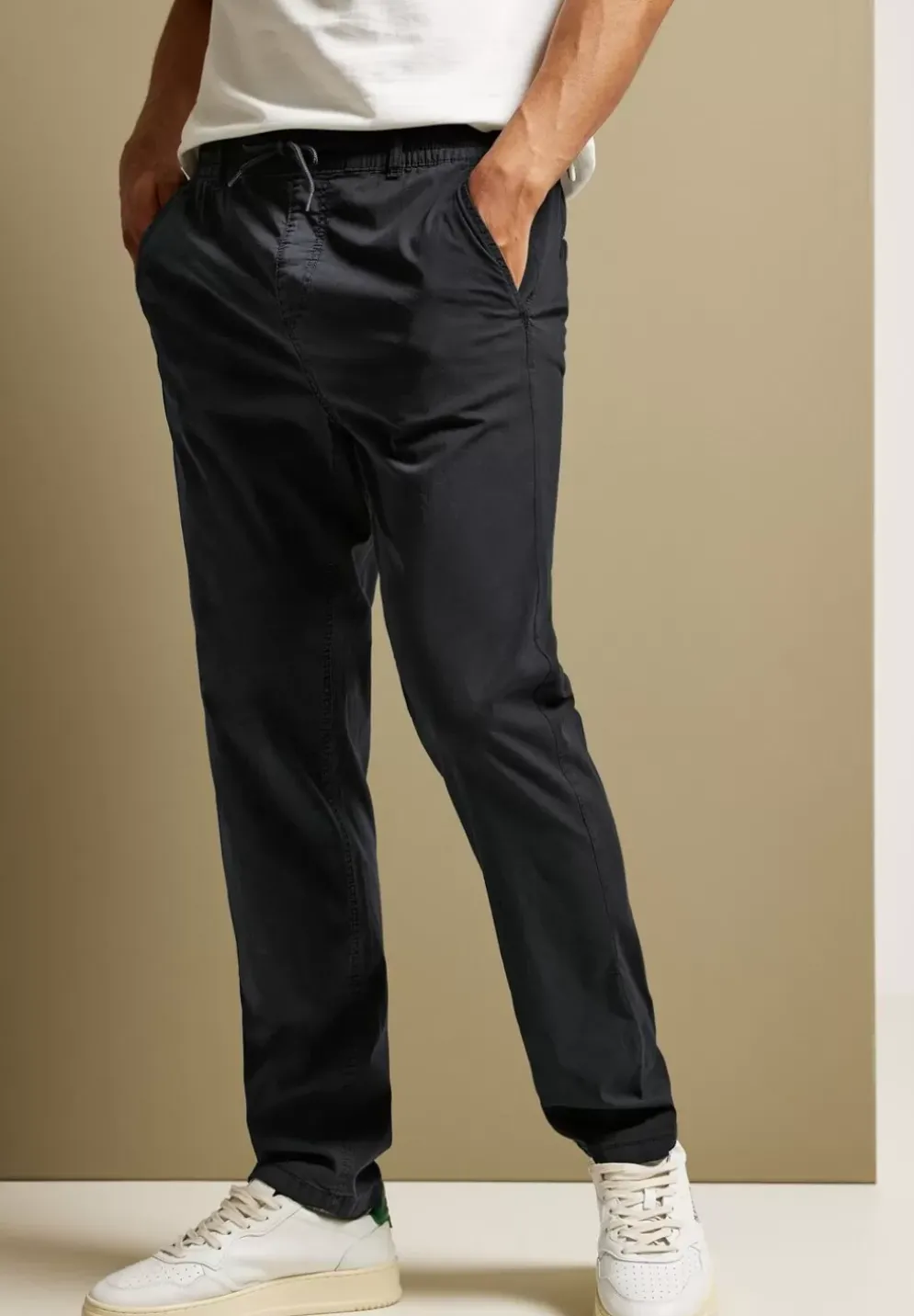 Relaxed Fit Chino Jogger