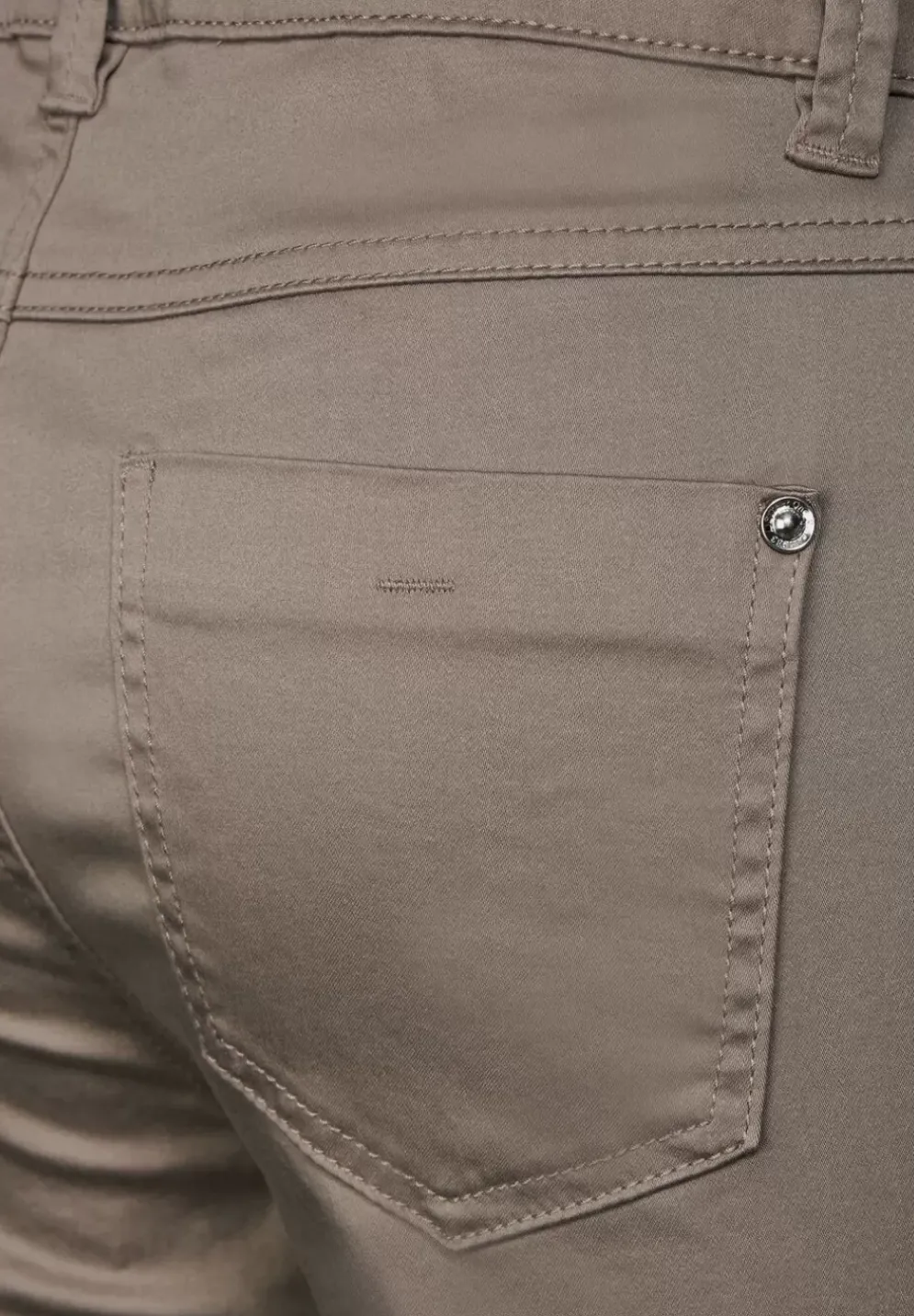 Satinierte Casual Fit Hose