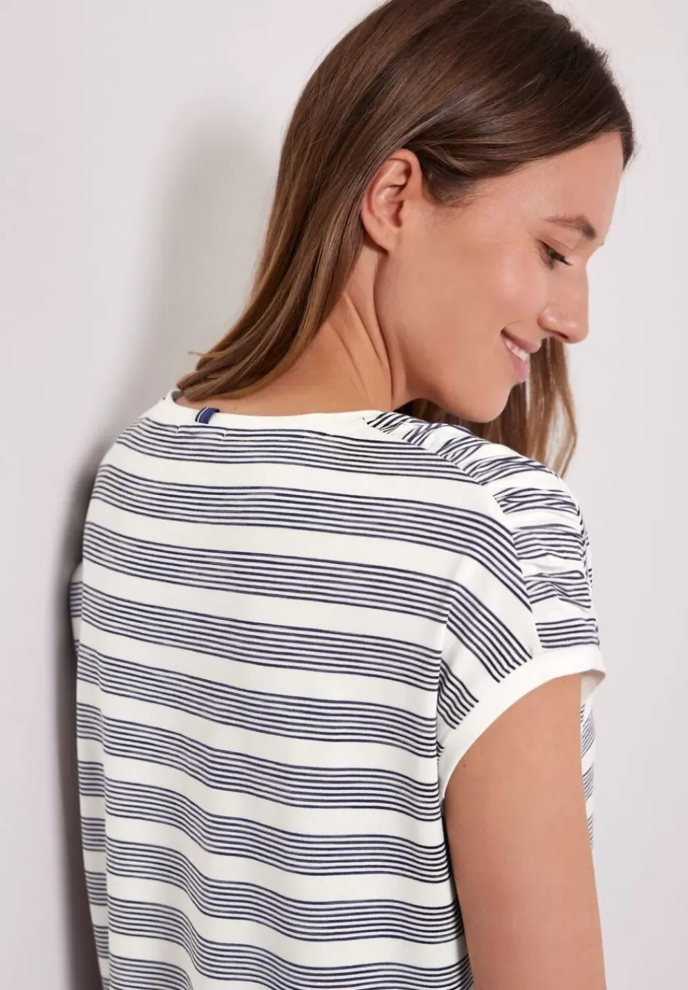 Shirt Mit Geraffter Schulter