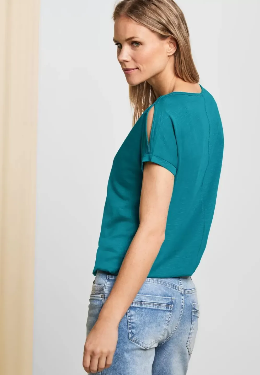 Shirt Mit Schulterschlitz