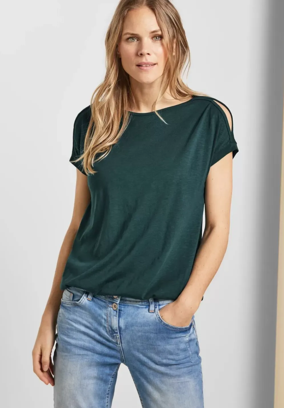 Shirt Mit Schulterschlitz