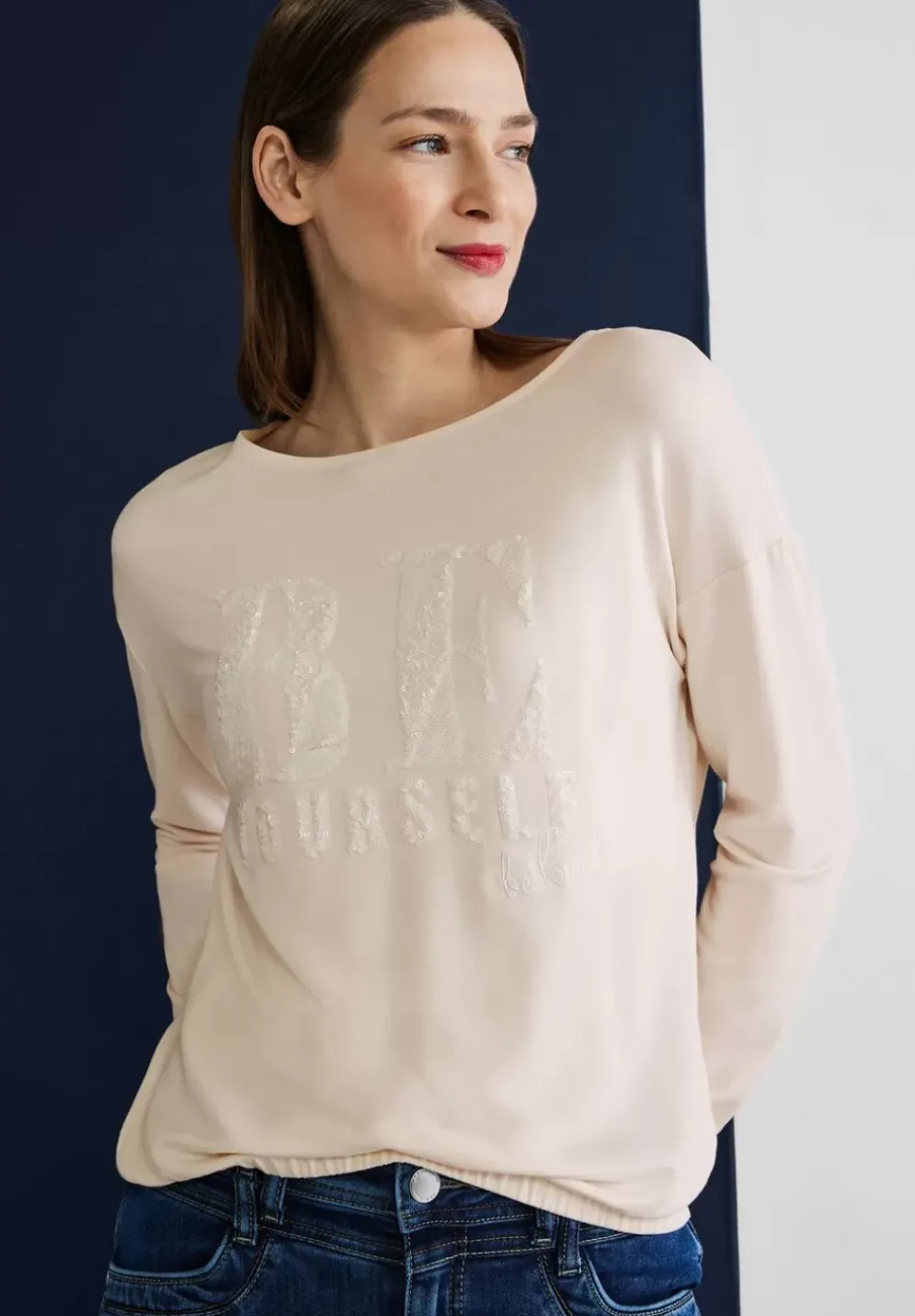 Shirt Mit Steinchenwording