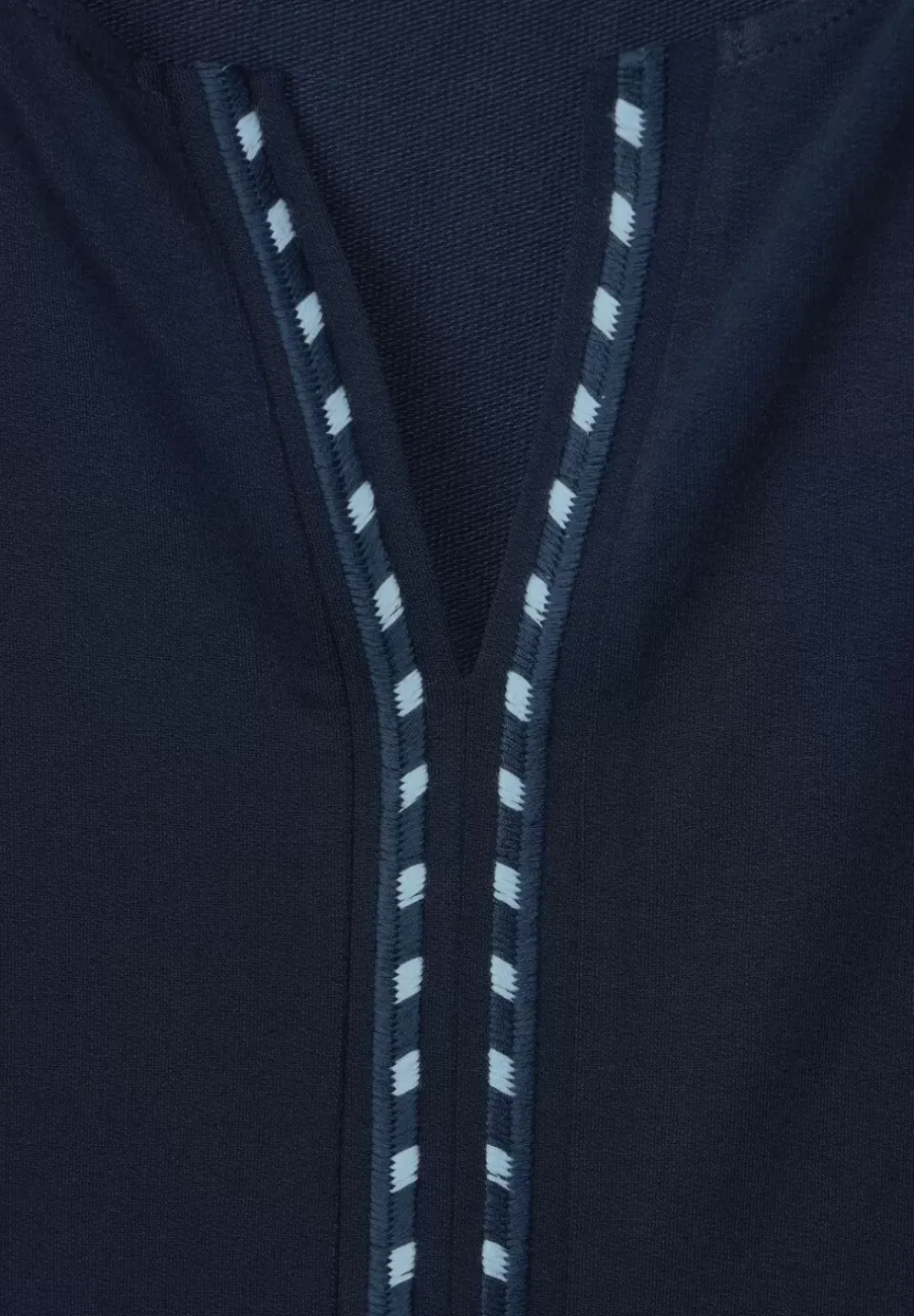 Shirt Mit Stickereidetail