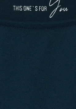 Shirt Mit U-Boot Ausschnitt