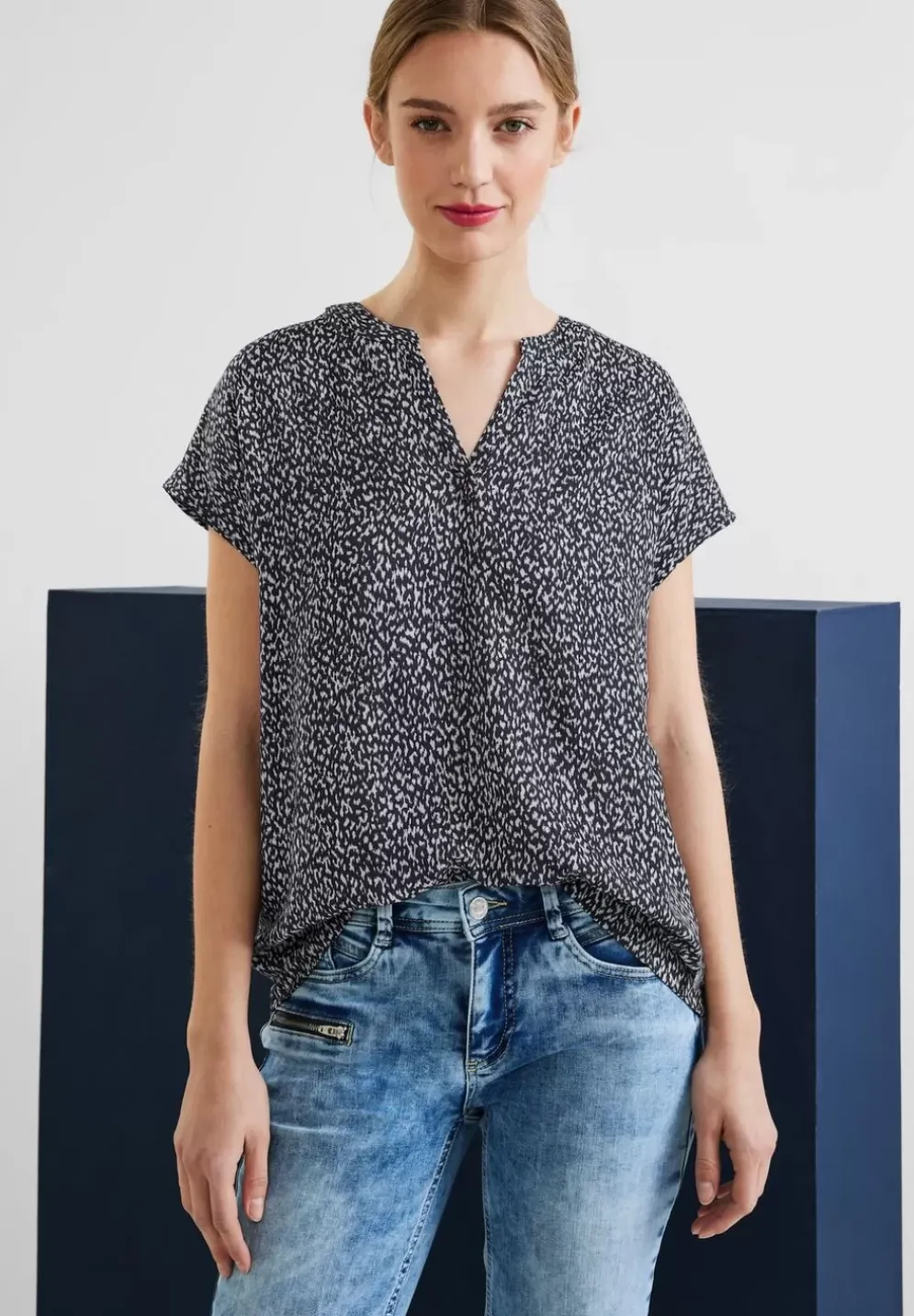Shirtbluse Mit Minimalprint