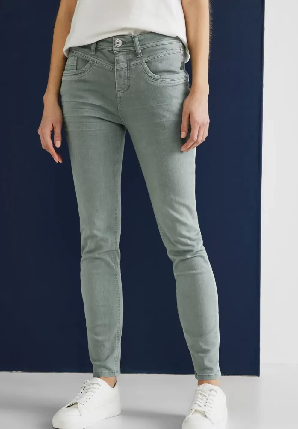 Slim Fit Color Stretch Jeans