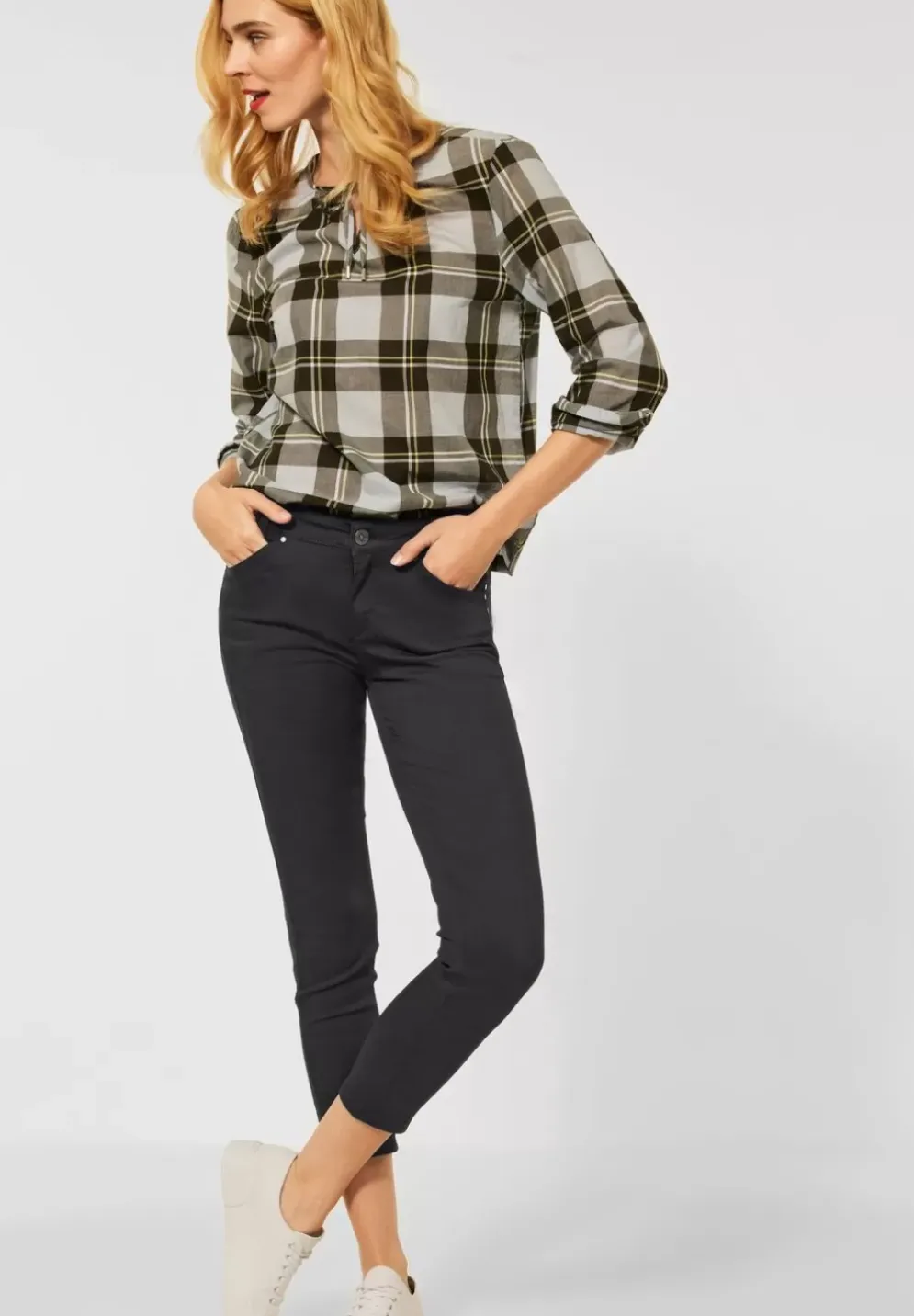 Slim Fit Hose Mit Nieten