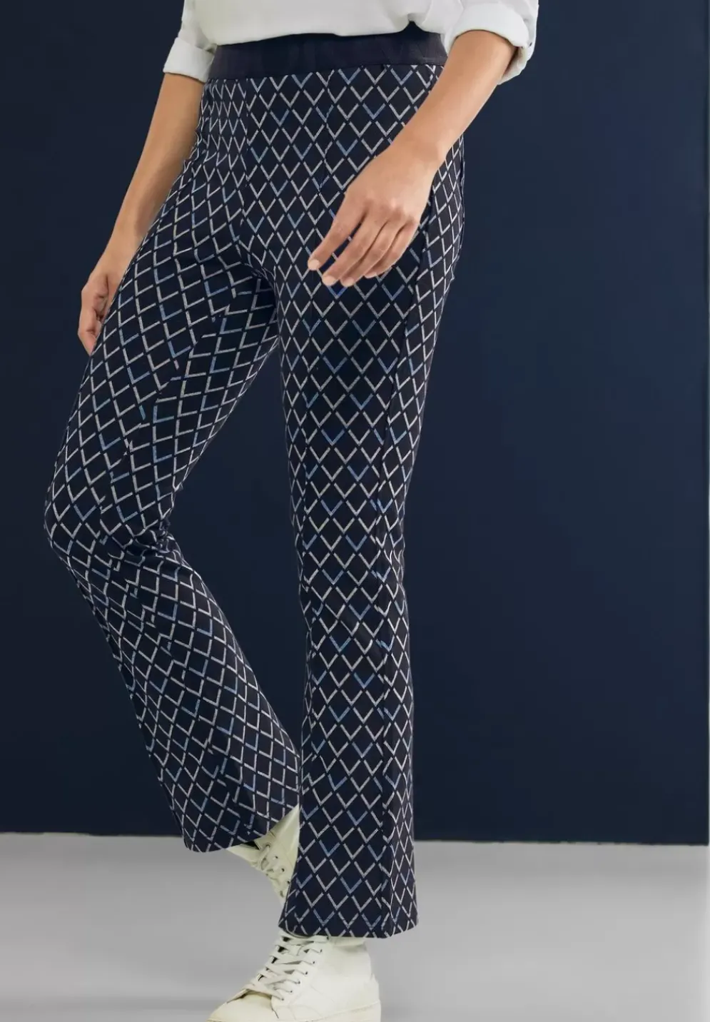 Slim Fit Hose Mit Print