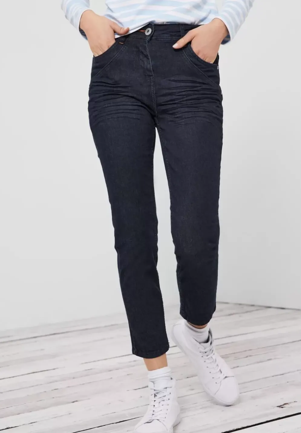 Slim Fit In Inch 26