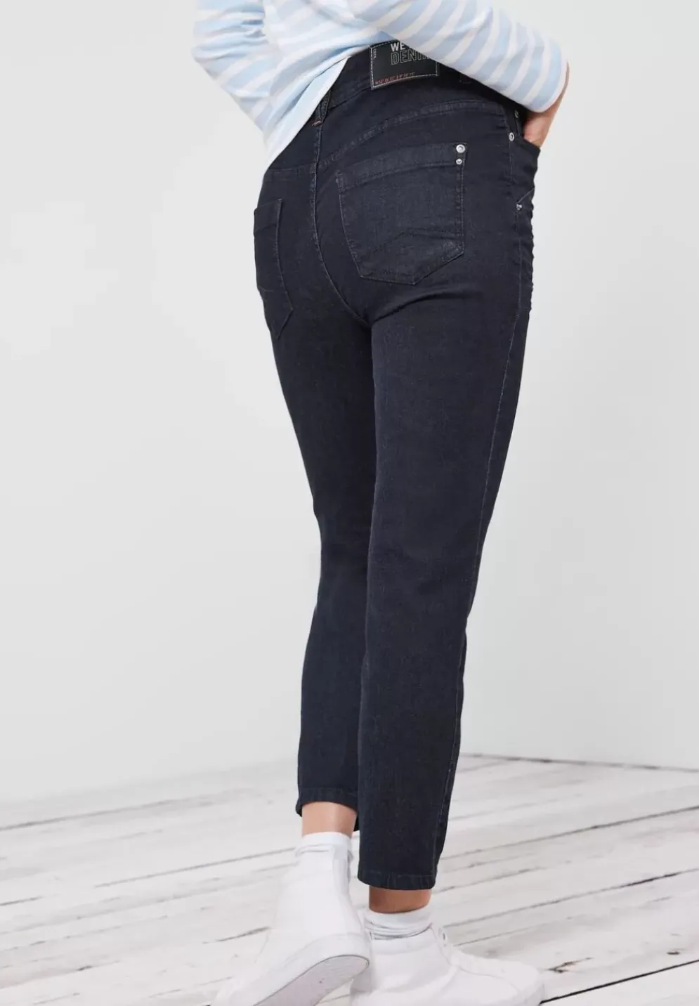 Slim Fit In Inch 26