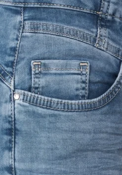 Slim Fit Jeans In 7/8