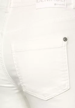 Slim Fit Jeans In 7/8