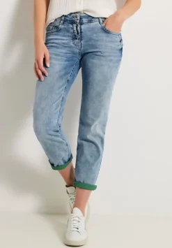 Slim Fit Jeans In 7/8