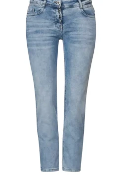 Slim Fit Jeans In 7/8