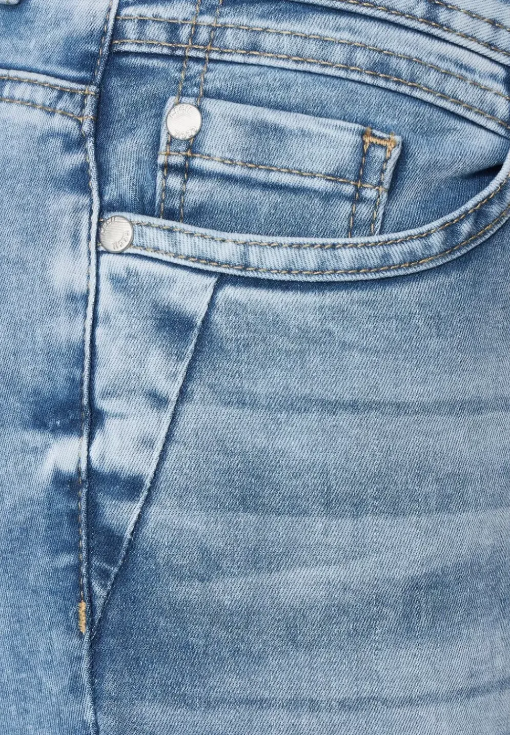 Slim Fit Jeans In 7/8