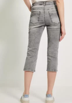 Slim Fit Jeans In 3/4