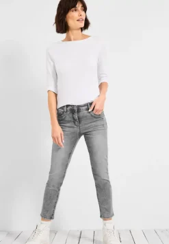 Slim Fit Jeans In 7/8