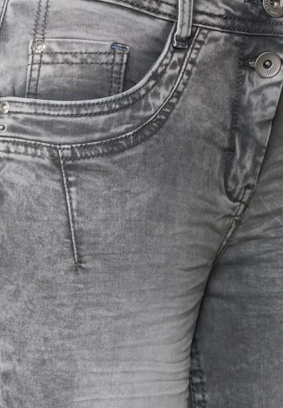 Slim Fit Jeans In 7/8