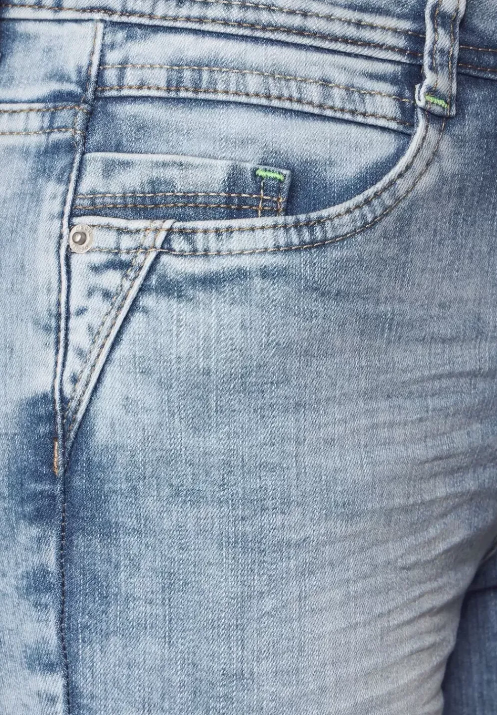 Slim Fit Jeans In 3/4
