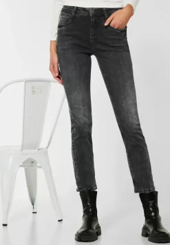 Slim Fit Jeans In High Waist