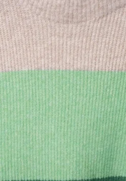 Softer Pullover Mit Streifen