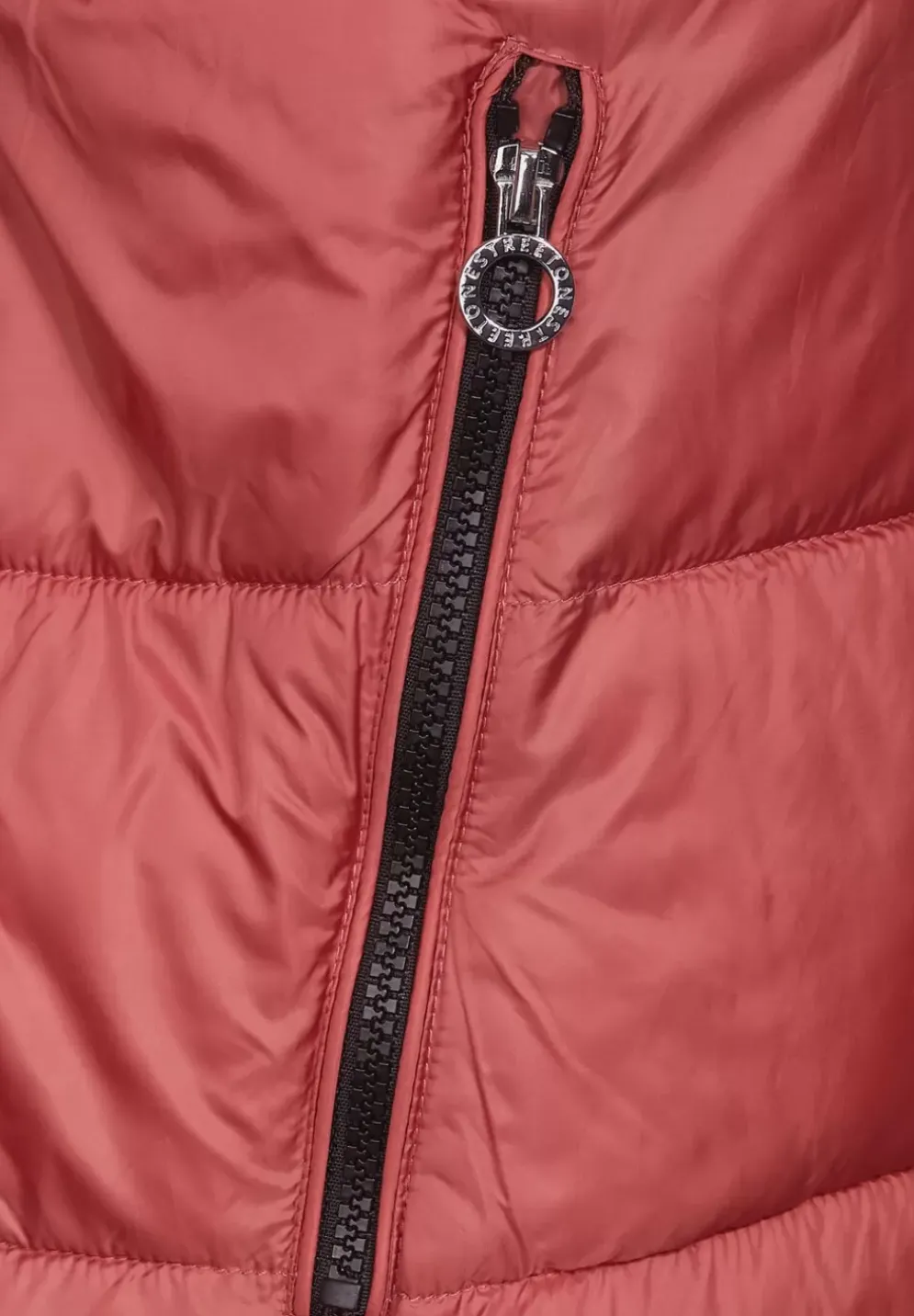 Steppjacke Mit Hohem Kragen