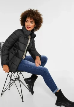 Steppjacke Mit Hohem Kragen