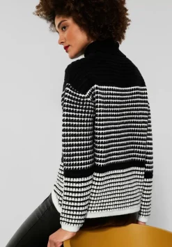 Strukturierter Pullover