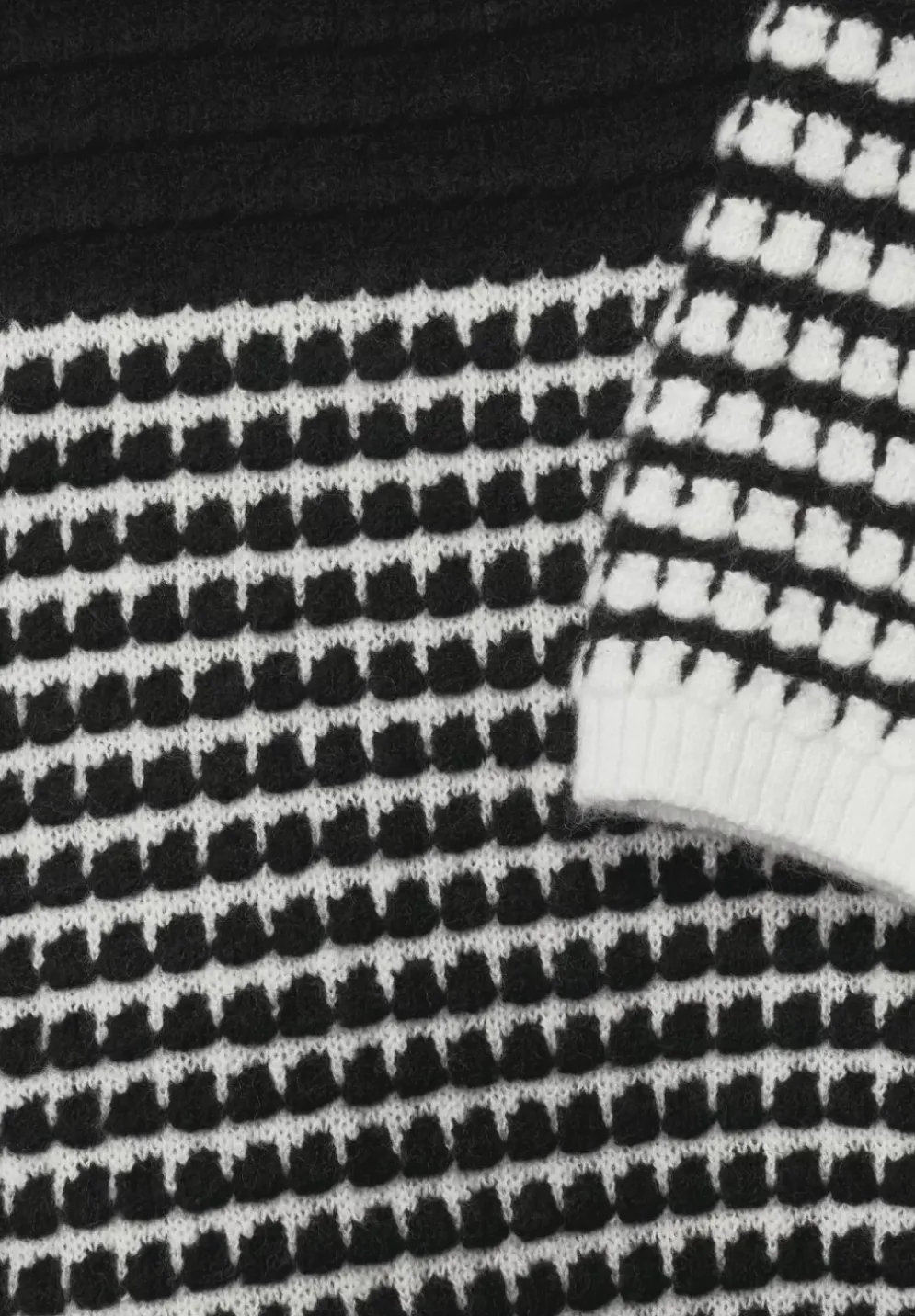 Strukturierter Pullover