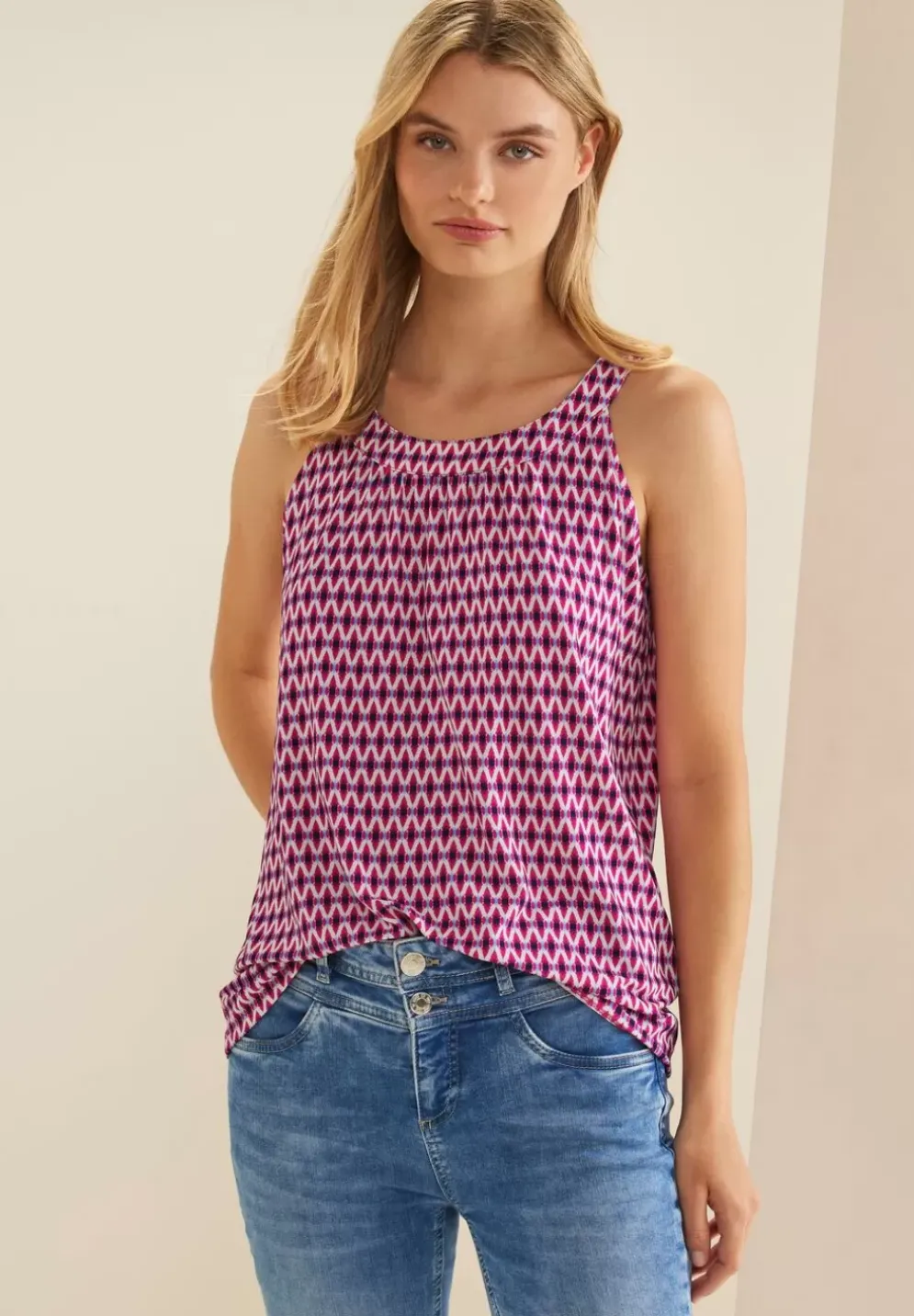 Top Mit Minimalmuster