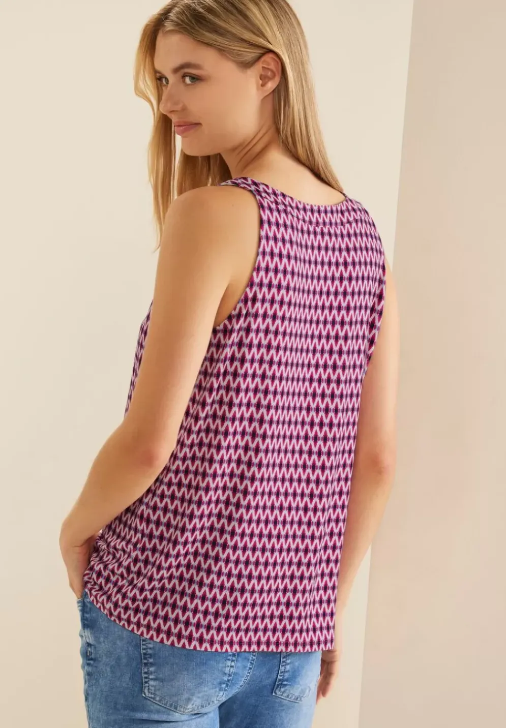 Top Mit Minimalmuster