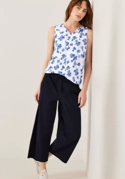 Top Mit Minimalmuster