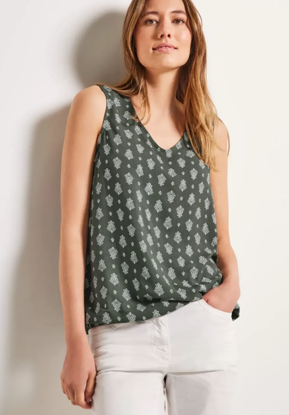 Top Mit Minimalprint