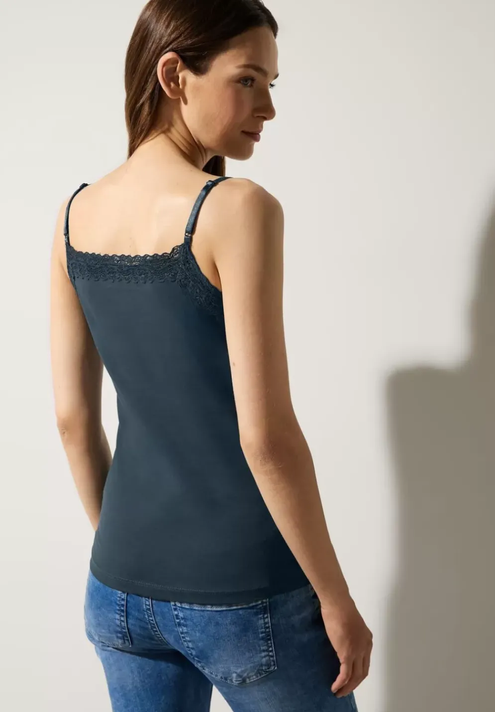 Top Mit Spitzendetail