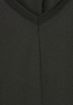 T-Shirt Im Materialmix