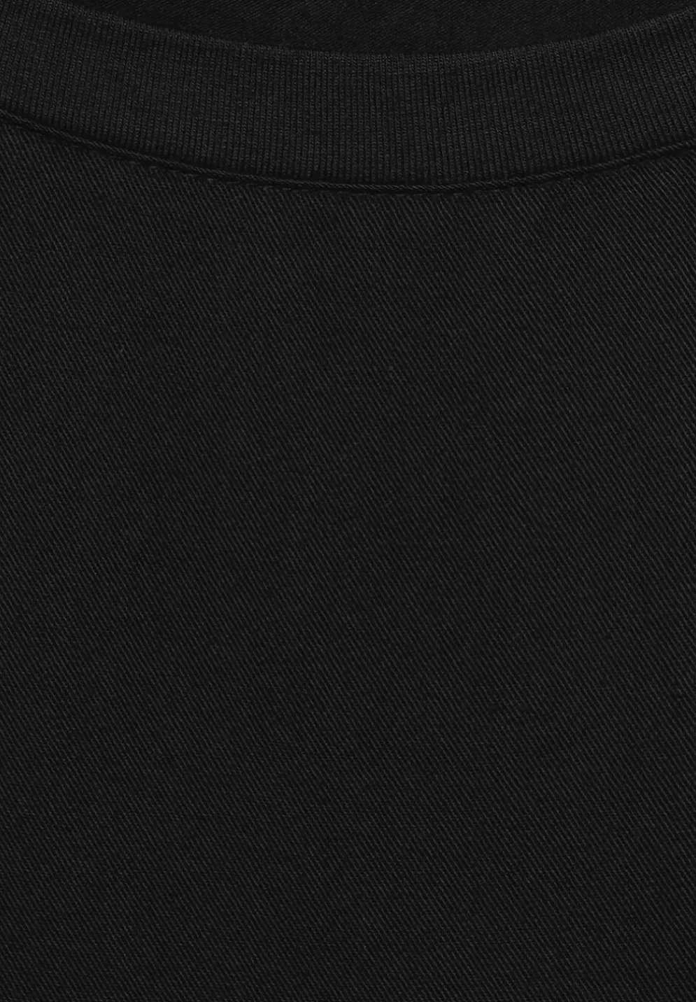 T-Shirt Im Materialmix