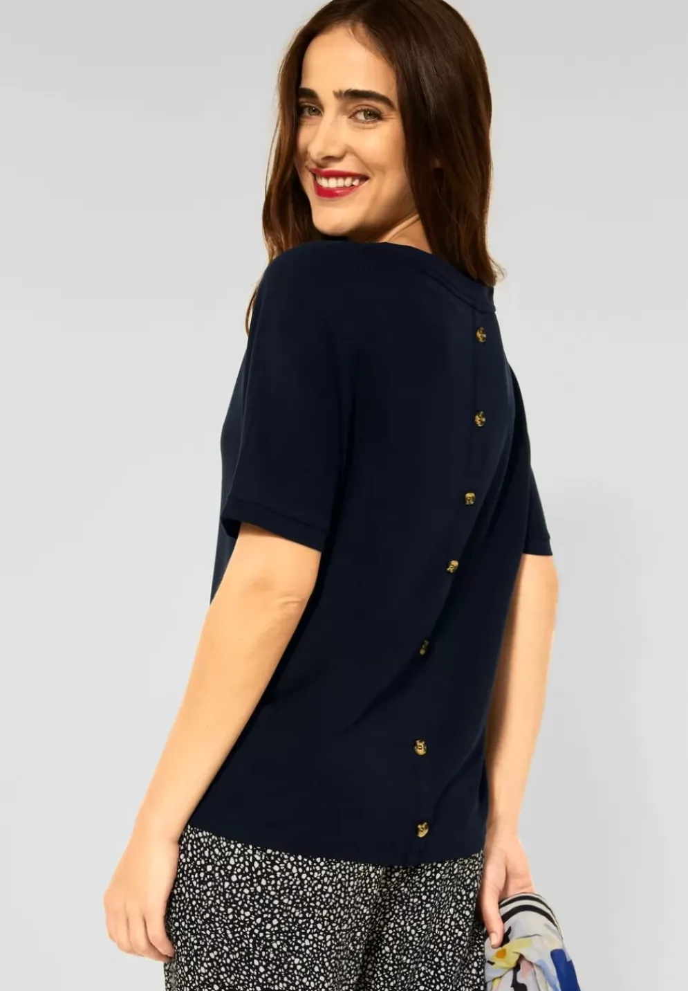 T-Shirt Im Materialmix