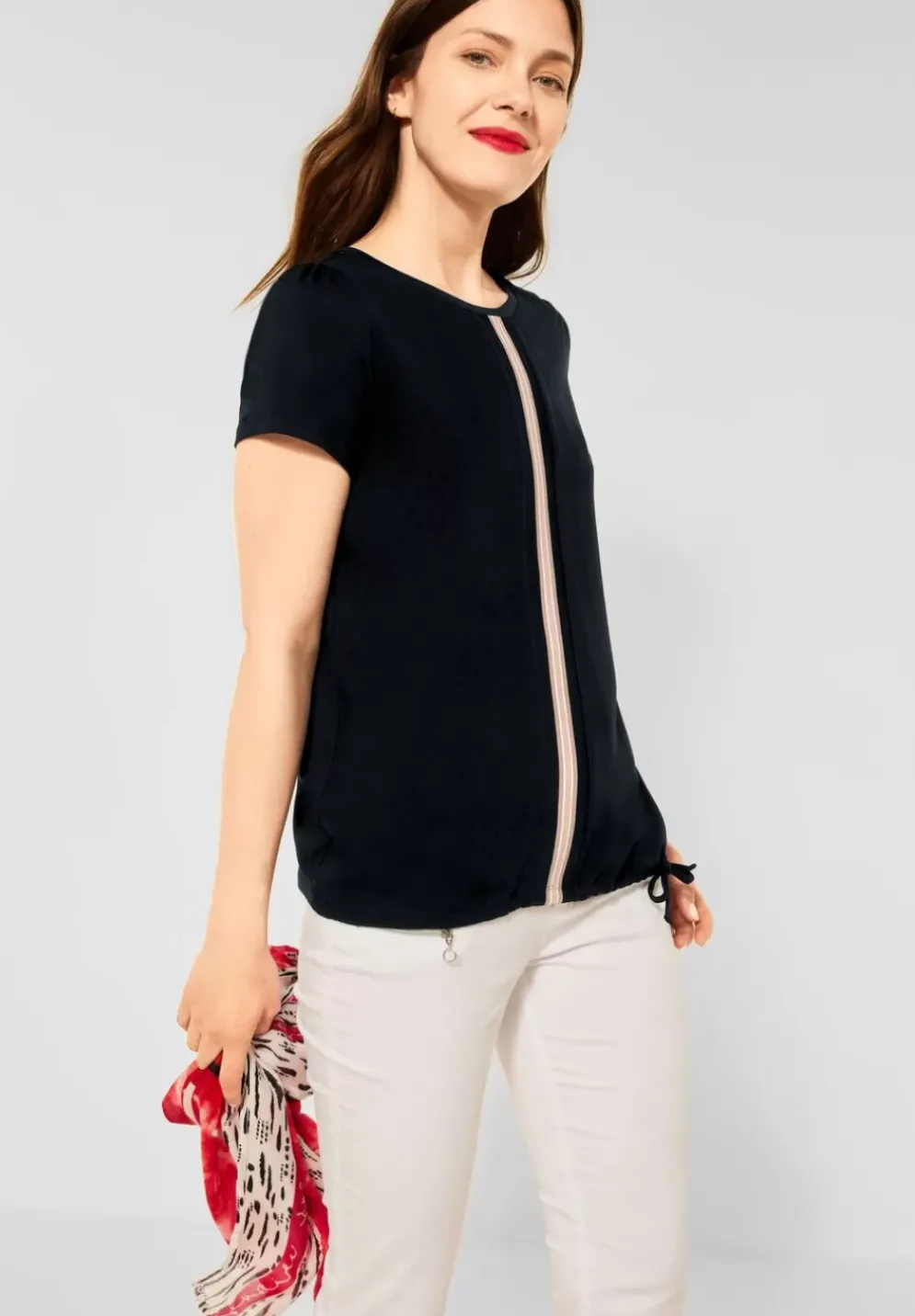T-Shirt Im Materialmix