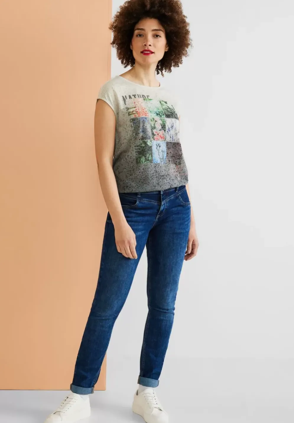T-Shirt Mit Artwork Print