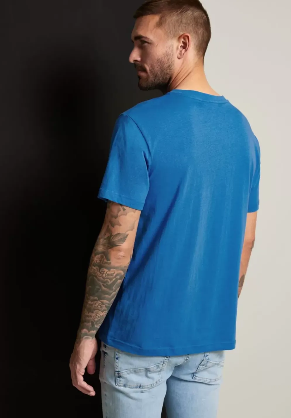 T-Shirt Mit Brustprint