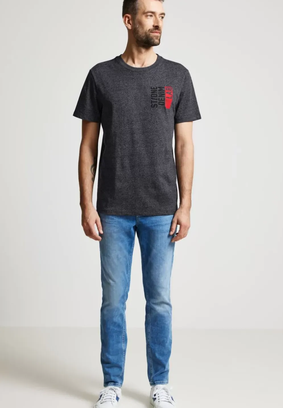 T-Shirt Mit Brustprint