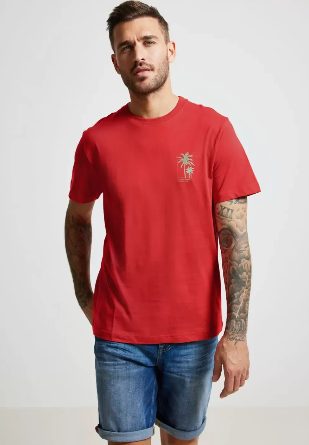 T-Shirt Mit Brustprint