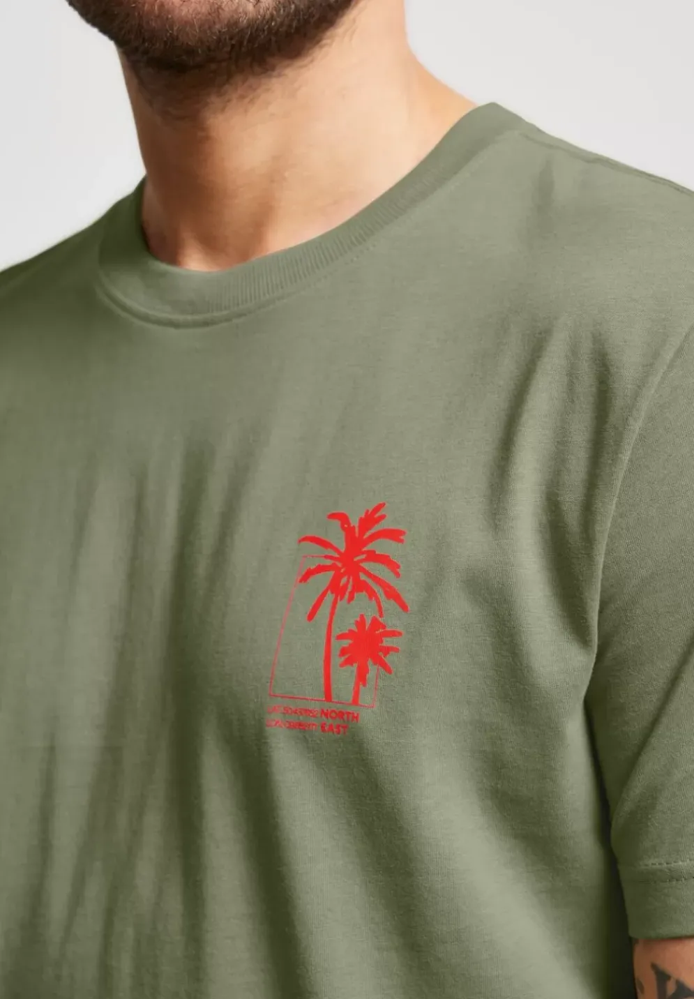 T-Shirt Mit Brustprint