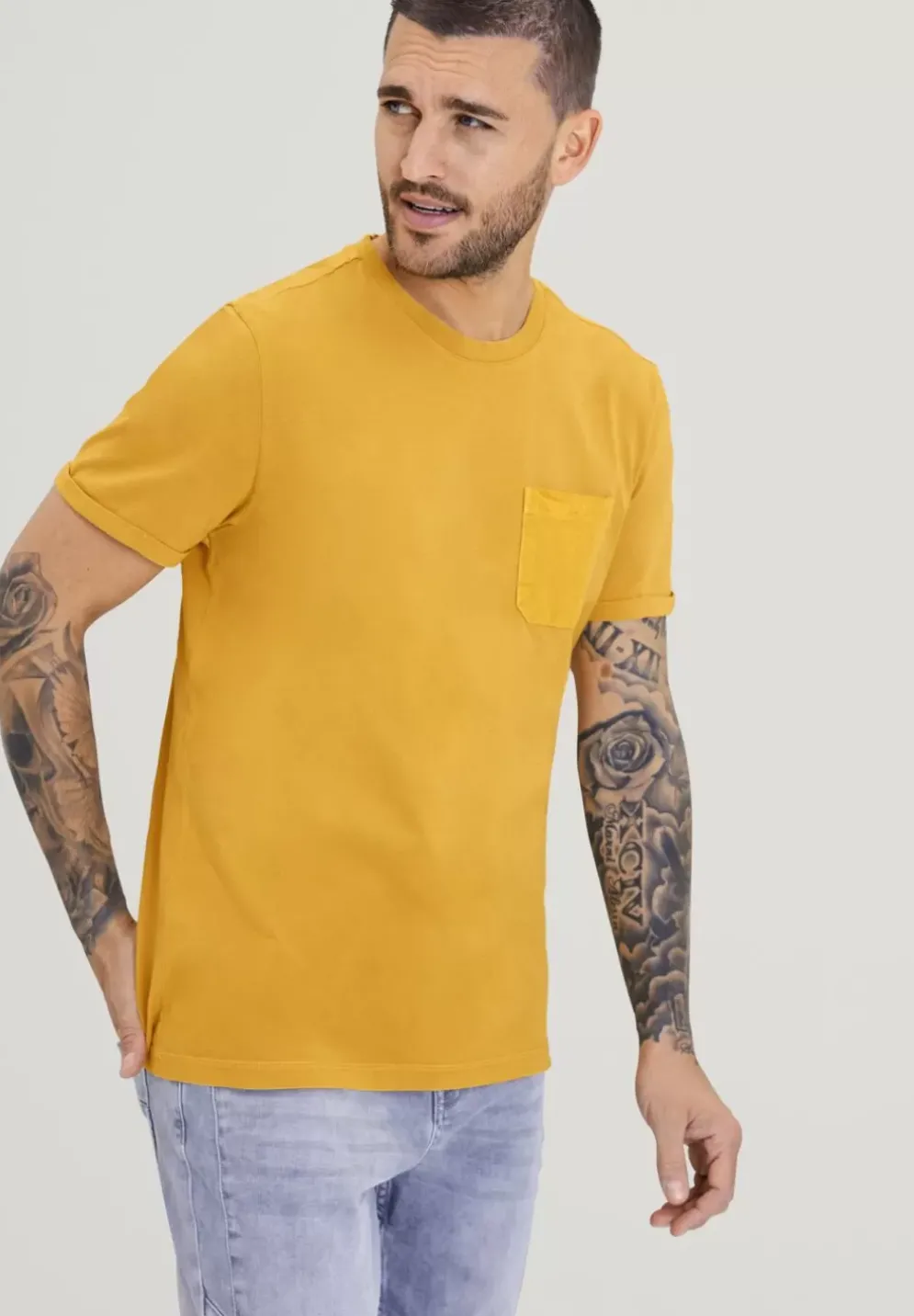 T-Shirt Mit Brusttasche