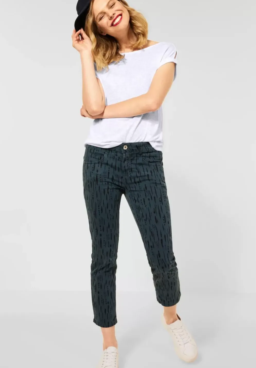 T-Shirt Mit Cut-Out Am Armel