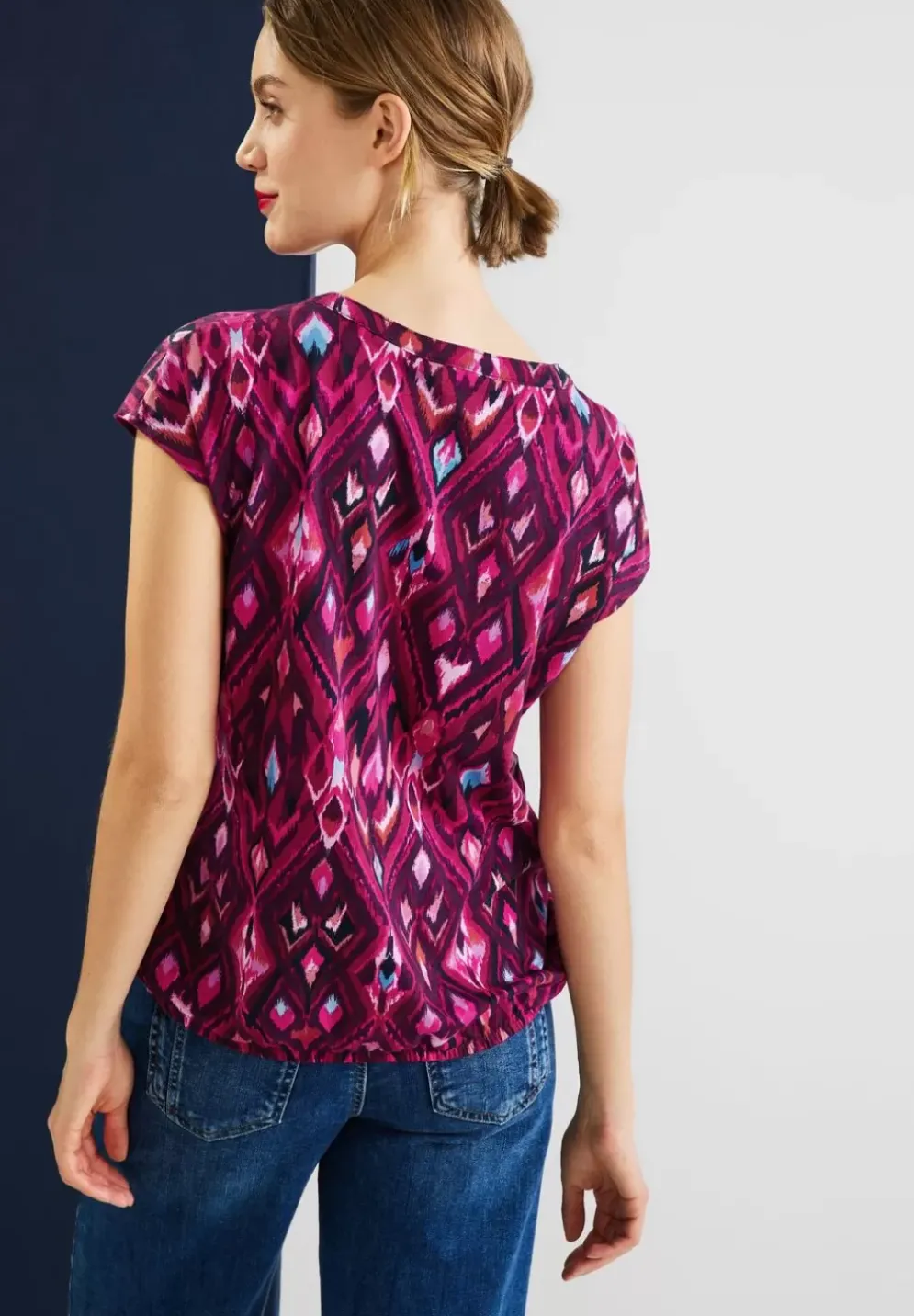 T-Shirt Mit Ikat Print
