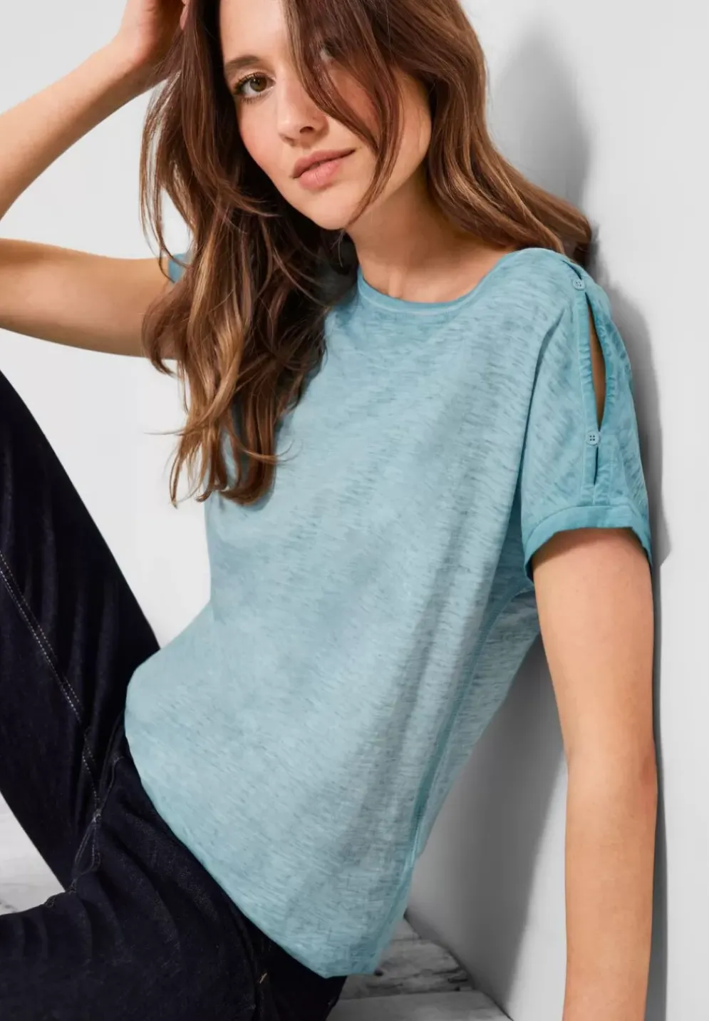 T-Shirt Mit Knopfdessin