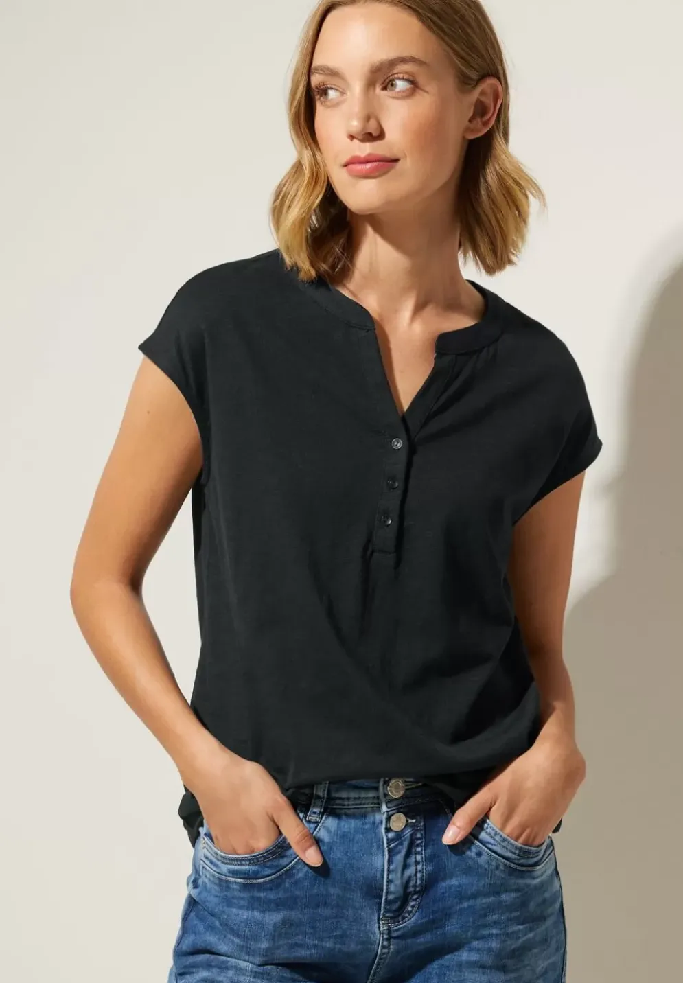 T-Shirt Mit Knopfleiste
